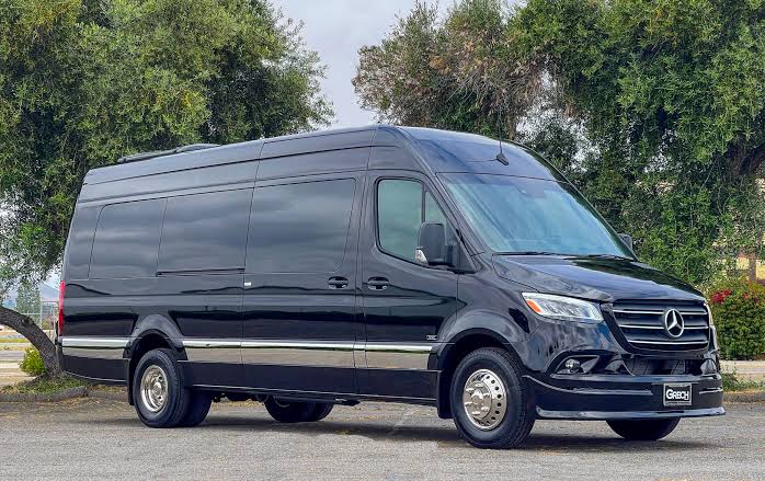 Mercedes Sprinter / Executive Van preview
